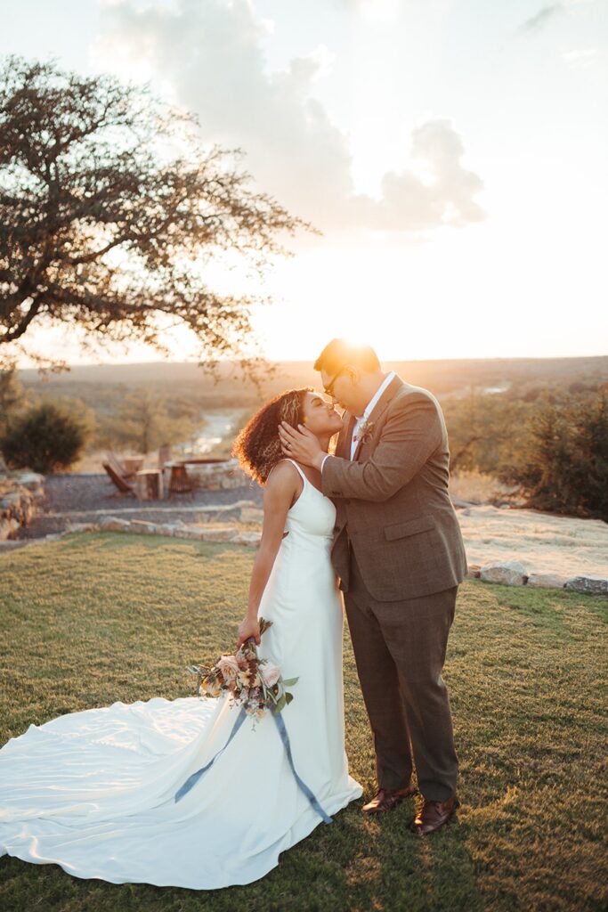 Outdoor wedding venue in Texas: Walden Retreats